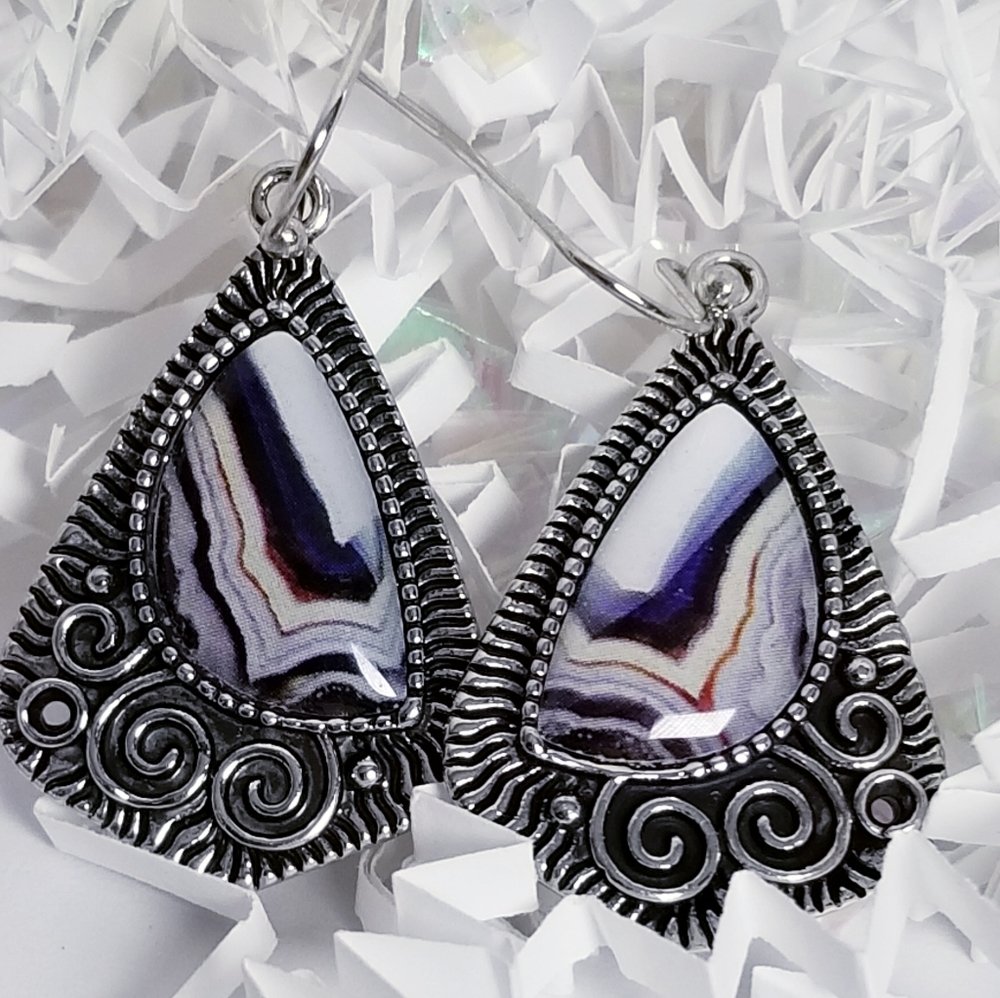 Designed Retro Vibe Cool shell color earrings